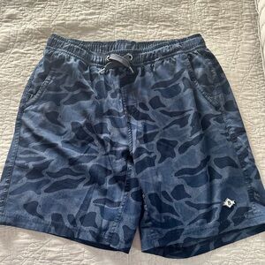 Youth XL boys Burlebo performance shorts with built in liner and pockets.